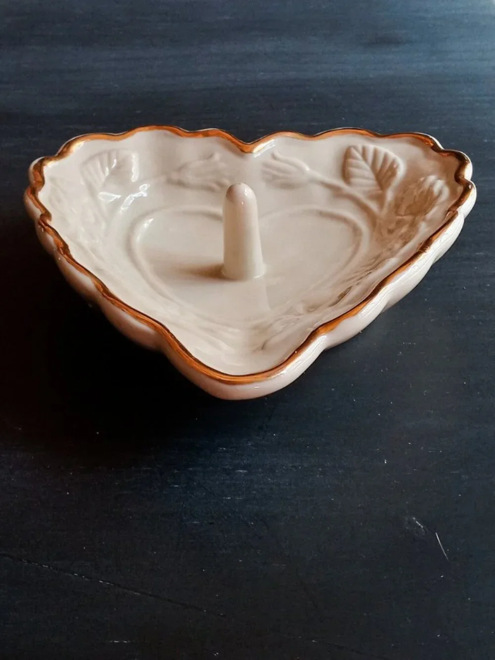 Charming Floral Embossed Gold Trim Ceramic Ring Holder Heart Shaped NICE!